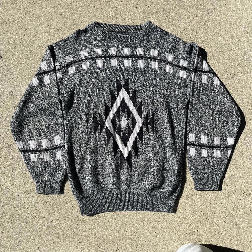 Gray and black vintage 80s sweater native style print